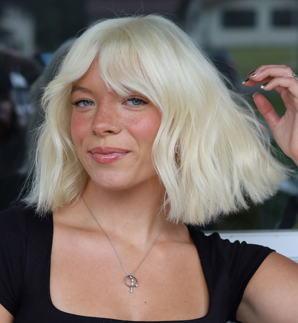 Air-Dried Platinum Bob With Soft Bangs Air-Dried Platinum Bob With Soft Bangs — Icy Blonde Hair