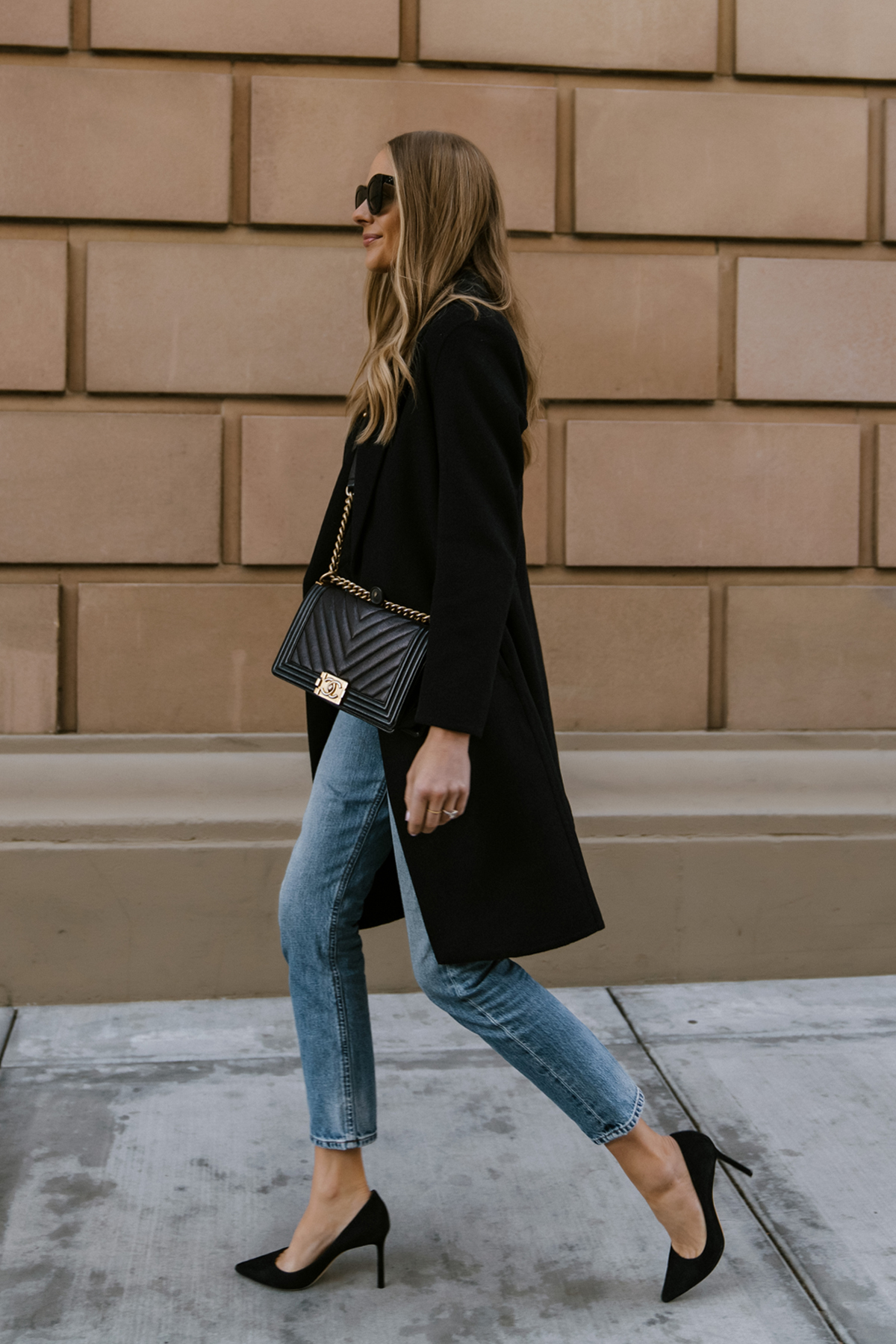 Timeless Casual Daytime Look with a Classic Black Coat Timeless Casual Daytime Look with a Classic Black Coat — Black Coat Outfits