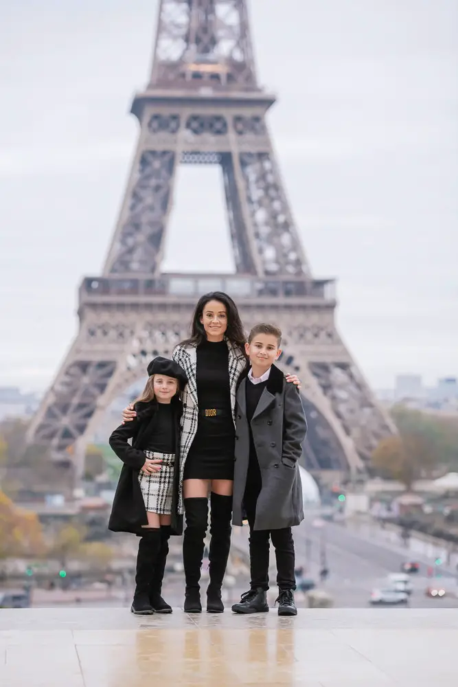 Black Turtleneck and Plaid Skirt for a Youthful Winter Look — Winter Photoshoot Outfits