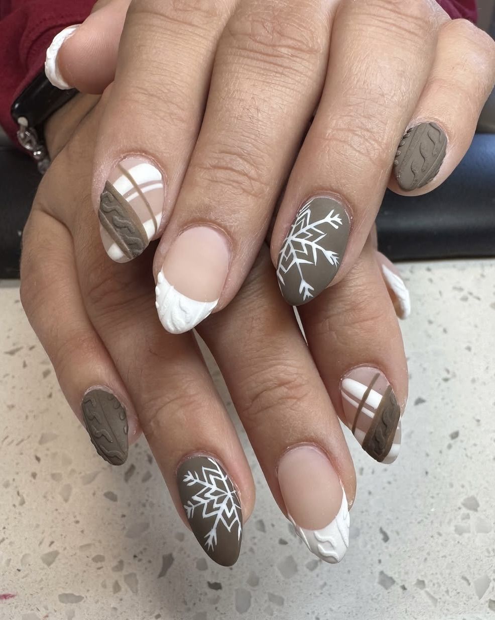 Textured Sweater Knit and Plaid Oval Nails — Winter Nail Art