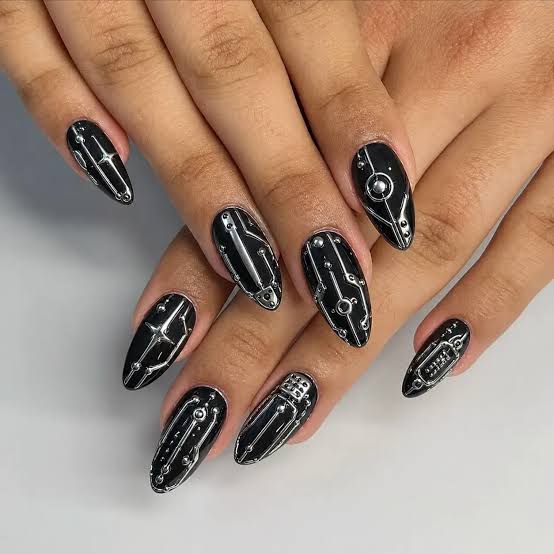 Medium Stiletto with Geometric Silver Accents Medium Stiletto with Geometric Silver Accents — Black Nail Ideas