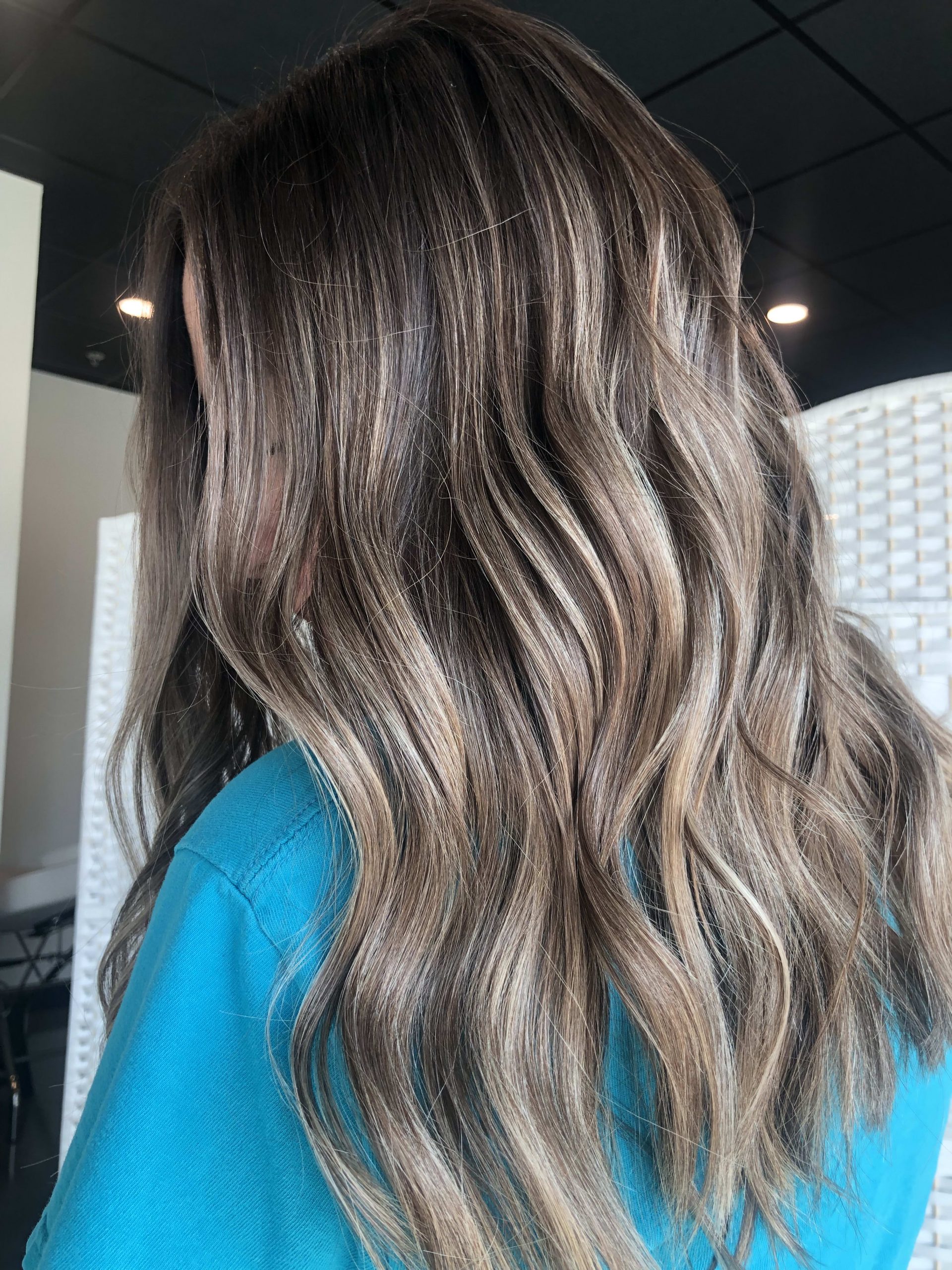 Shoulder Ash Brown With Blonde Balayage Shoulder Ash Brown With Blonde Balayage — Winter Hair Colors