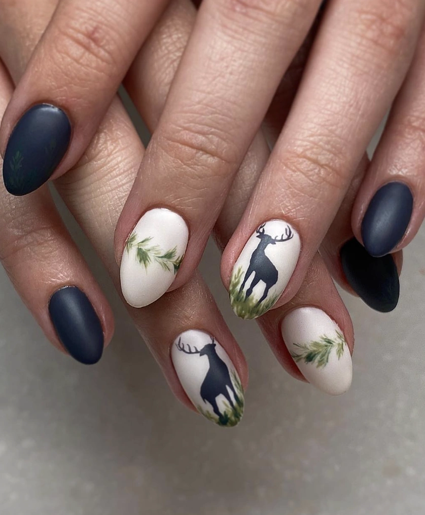 Short Oval Navy With Deer Silhouette Art Short Oval Navy With Deer Silhouette Art — Winter Matte Nails