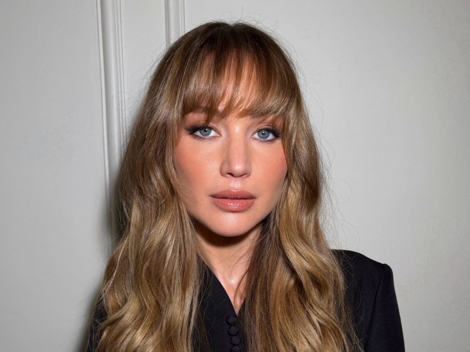 Collarbone Shag With Full Fringe Collarbone Shag With Full Fringe — Winter Haircuts with Bangs