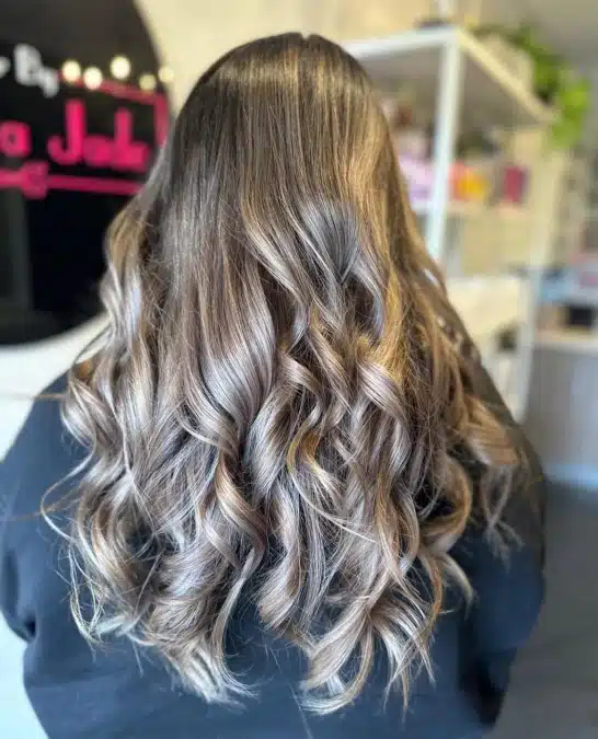Voluminous Ash Blonde Loose Curls — Cute Winter Hairstyles