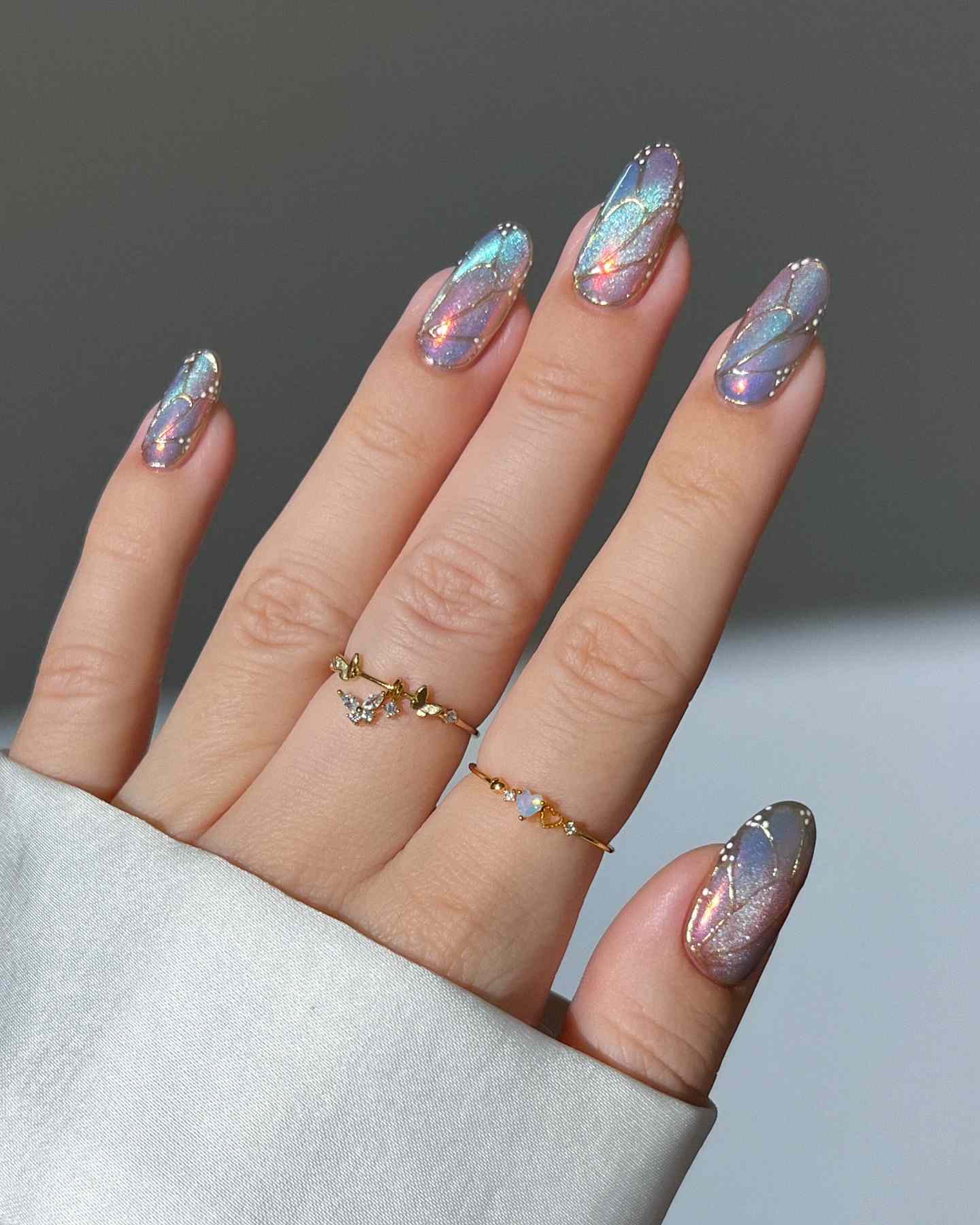 Iridescent Gradient Stiletto with Foil Accents Iridescent Gradient Stiletto with Foil Accents — Classy Simple Nail Designs