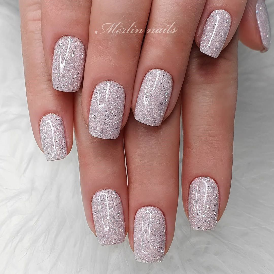Sparkling Pale Pink Silver Glitter Sparkling Pale Pink Silver Glitter — Short Winter Nails