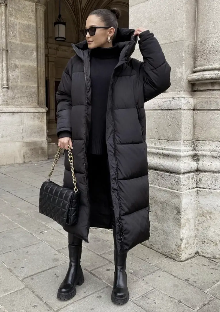 Extra-Long Black Puffer with Platform Boots and Quilted Bag Extra-Long Black Puffer with Platform Boots and Quilted Bag — Long Puffer Coat Outfits