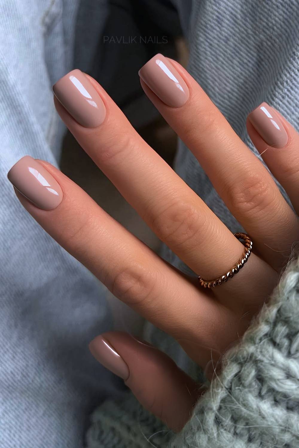 Glossy Short Square Nude Nails Glossy Short Square Nude Nails — Mocha Nails