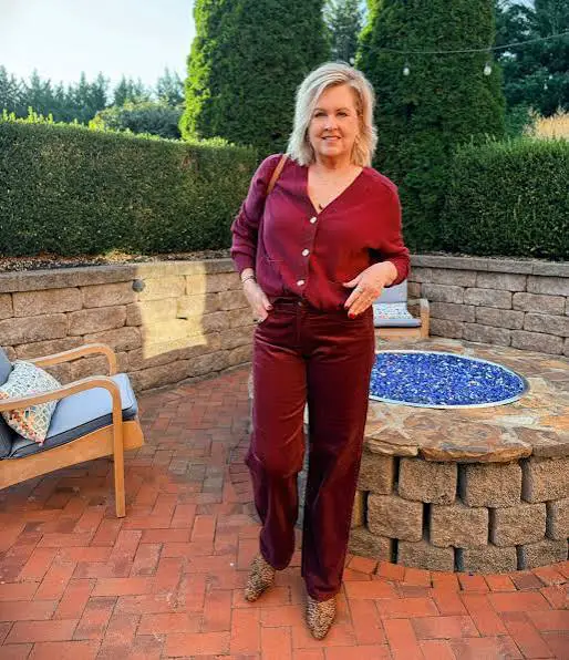 Casual Burgundy Velvet Pants with Button-Up Cardigan and Leopard Flats Casual Burgundy Velvet Pants with Button-Up Cardigan and Leopard Flats — Burgundy Outfits
