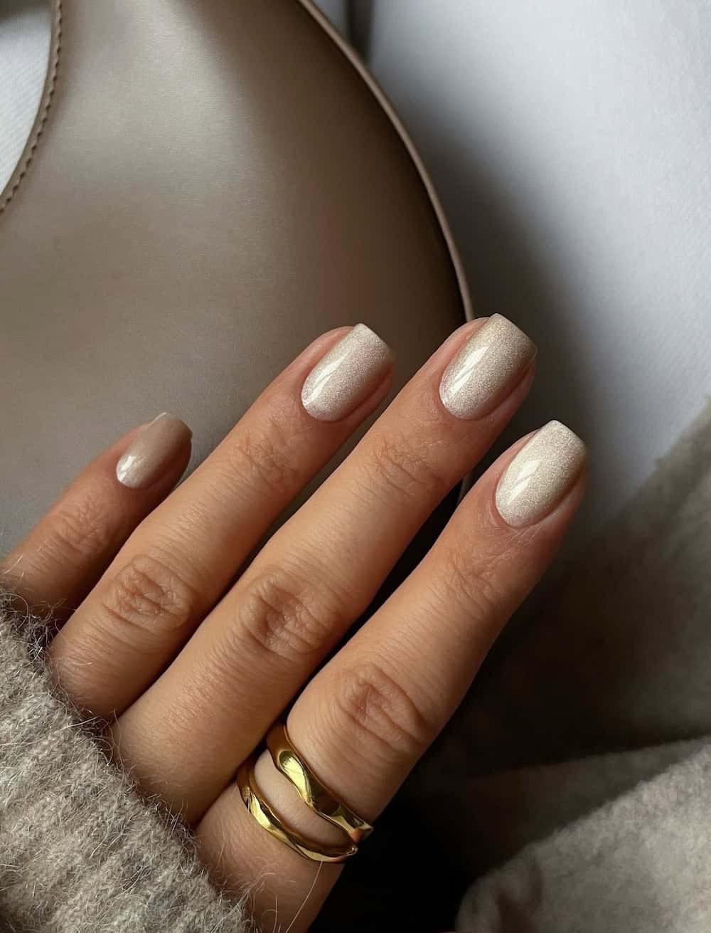 Off-White Shimmery Glossy Nails Off-White Shimmery Glossy Nails — Short Winter Square Nails