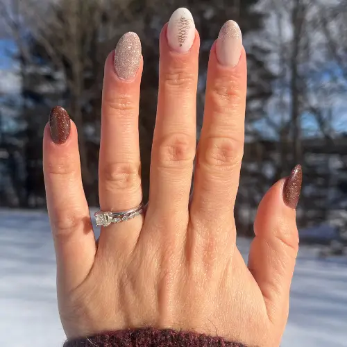 Shimmer Brown With Glitter & Tree Motif — Neutral Winter Nails