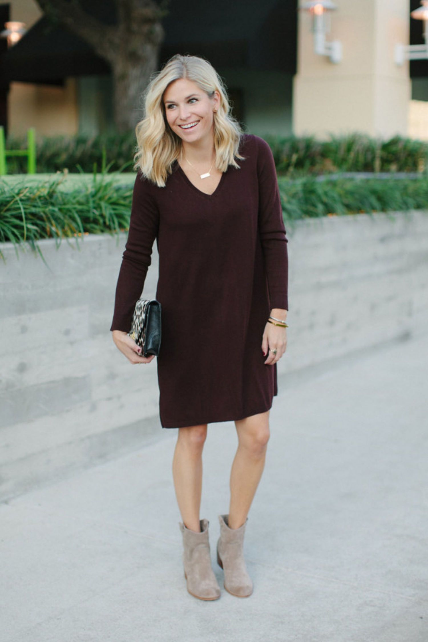 Casual Fall Burgundy V-Neck Sweater Dress with Leopard Clutch Casual Fall Burgundy V-Neck Sweater Dress with Leopard Clutch — Sweater Dress Outfits