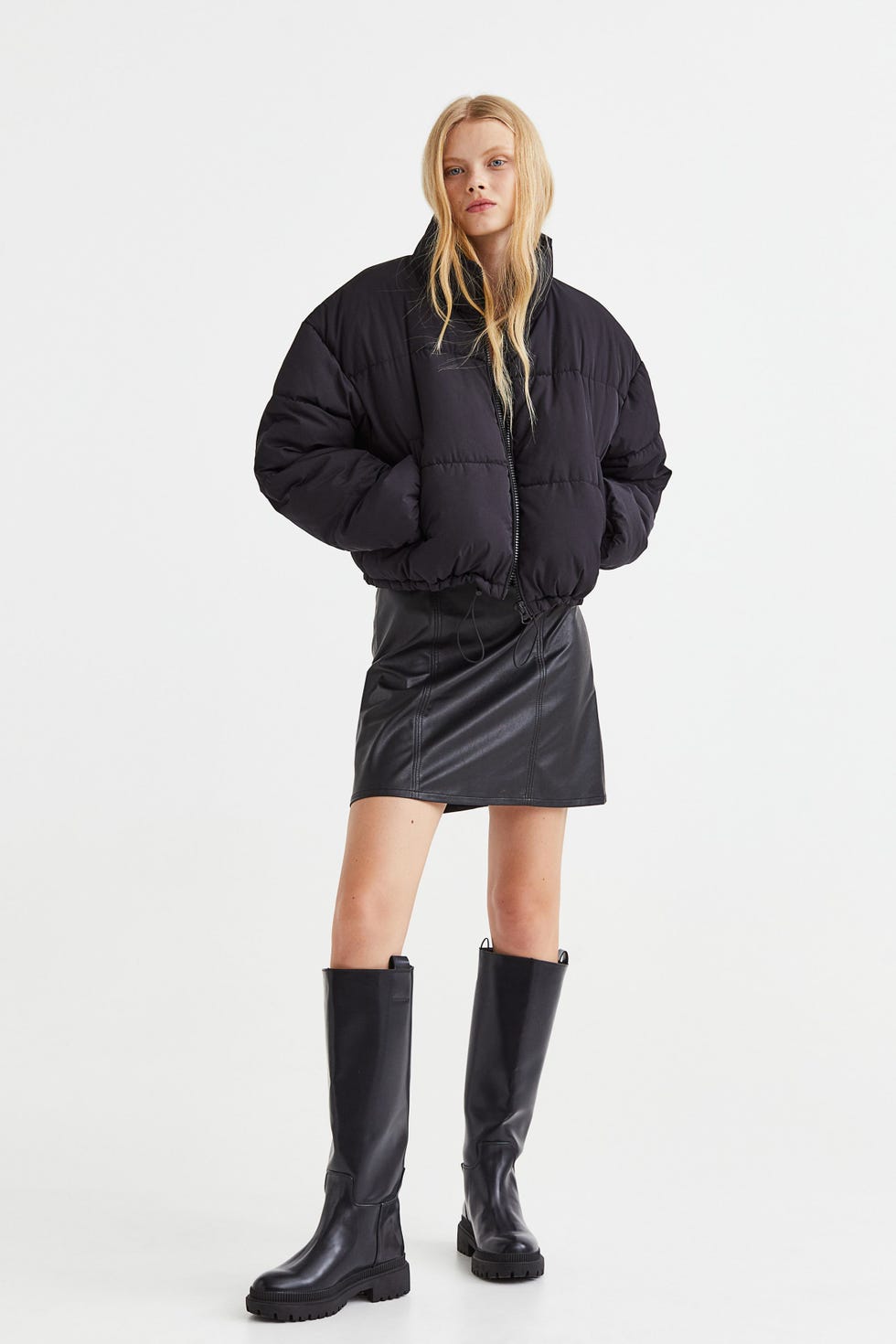 Edgy Puffer Jacket and Mini Skirt Combination Edgy Puffer Jacket and Mini Skirt Combination — Y2K Winter Outfits
