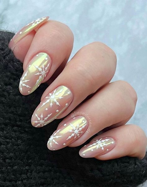 Iridescent Chrome Snowflake Almond Nails Iridescent Chrome Snowflake Almond Nails — Simple Winter Nails
