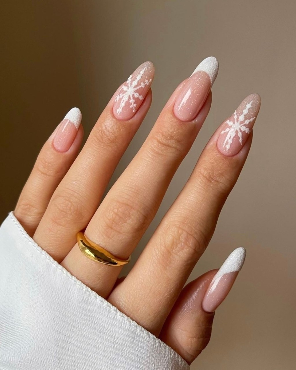 Detailed Snowflake Long Almond Nails Detailed Snowflake Long Almond Nails — Winter Pink Nails
