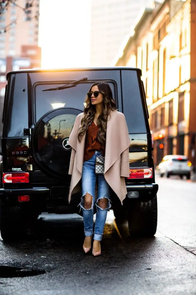 Beige Draped Coat with Ripped Jeans and Heels — Car Coat Outfits