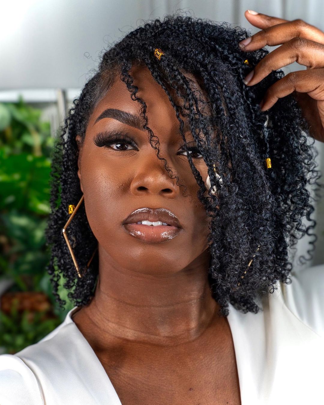 Collarbone Visual Idea Collarbone Visual Idea — Winter Natural Hairstyles