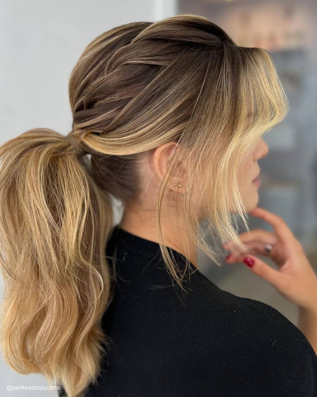 Honey Blonde High Ponytail Honey Blonde High Ponytail — Winter Ponytail Hairstyles
