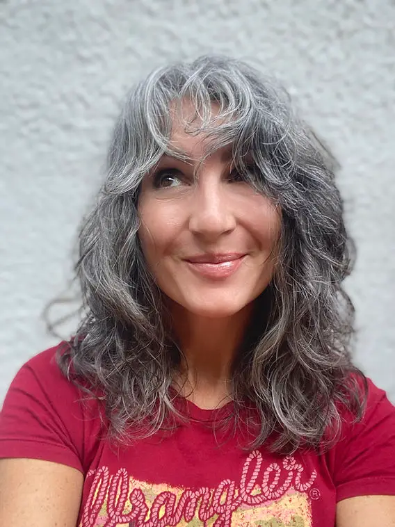 Textured Grey Shag Without Bangs Textured Grey Shag Without Bangs — Winter Shag Haircuts