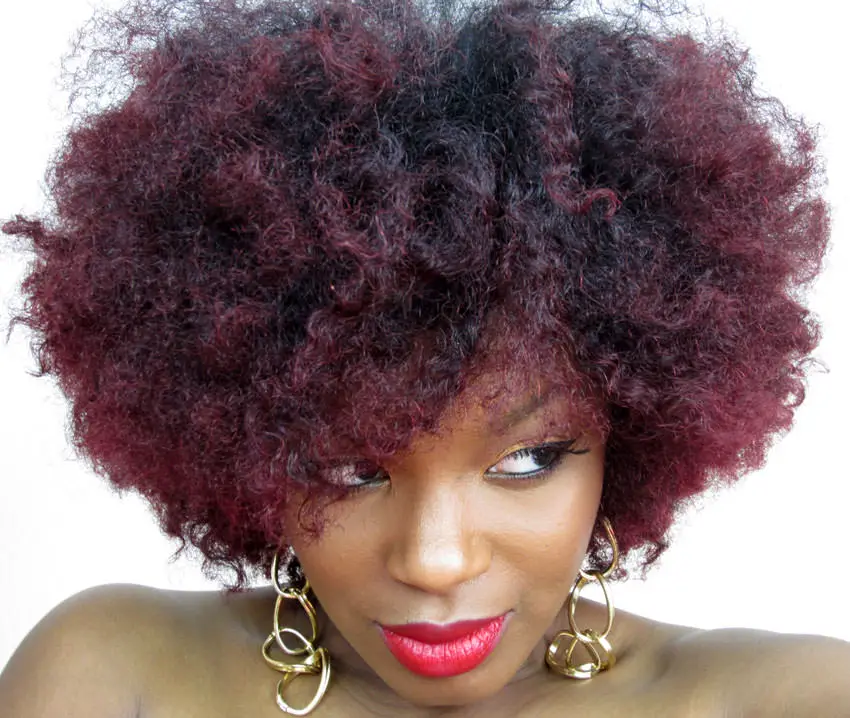 Shoulder Afro With Burgundy Highlights Shoulder Afro With Burgundy Highlights — Winter Hair Colors for Curly Hair