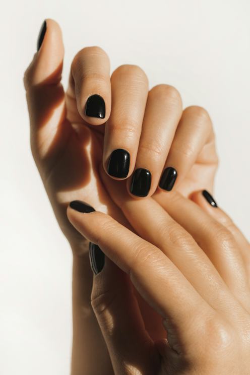 Short Oval Glossy Black Short Oval Glossy Black — Black Nail Ideas