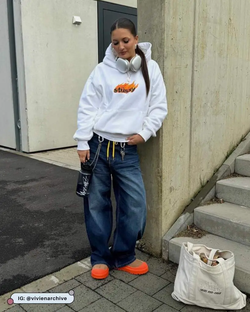 Retro Vibes: White Graphic Hoodie with Wide-Leg Jeans Retro Vibes: White Graphic Hoodie with Wide-Leg Jeans — Hoodie Outfits