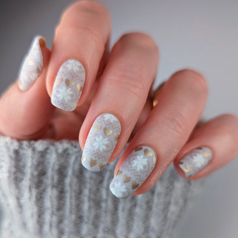Cozy Sweater Knit Oval Nails Cozy Sweater Knit Oval Nails — Medium Length Winter Nails