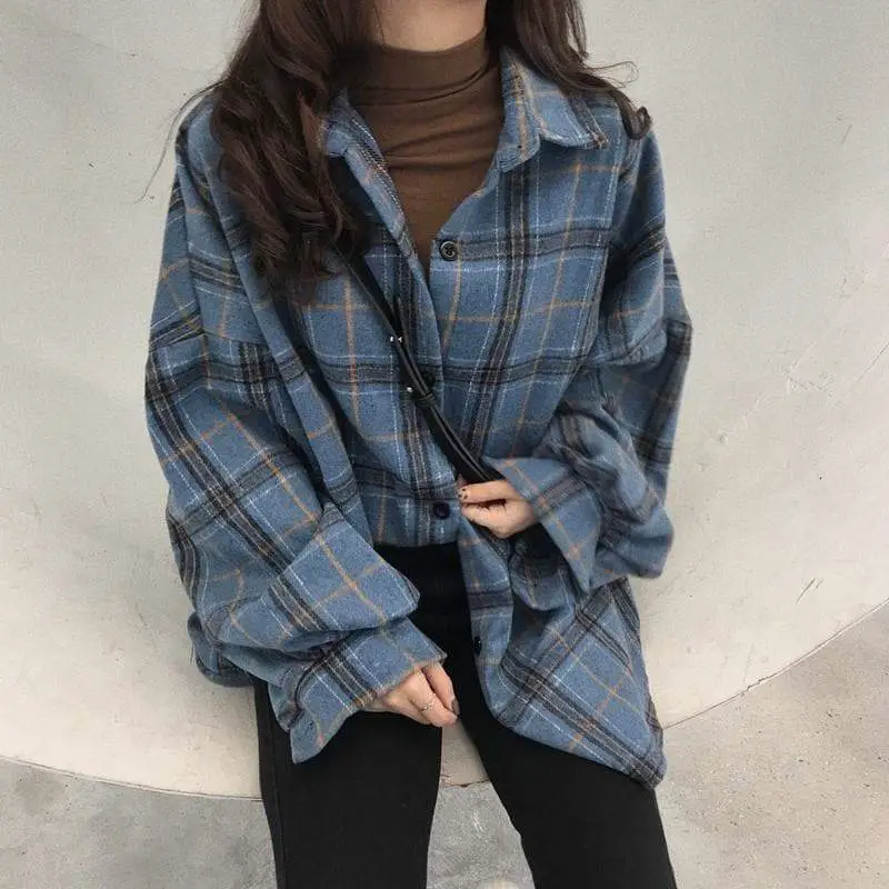 Cozy Layers: Shearling Jacket with Ribbed Turtleneck Cozy Layers: Shearling Jacket with Ribbed Turtleneck — Aesthetic Winter Outfits