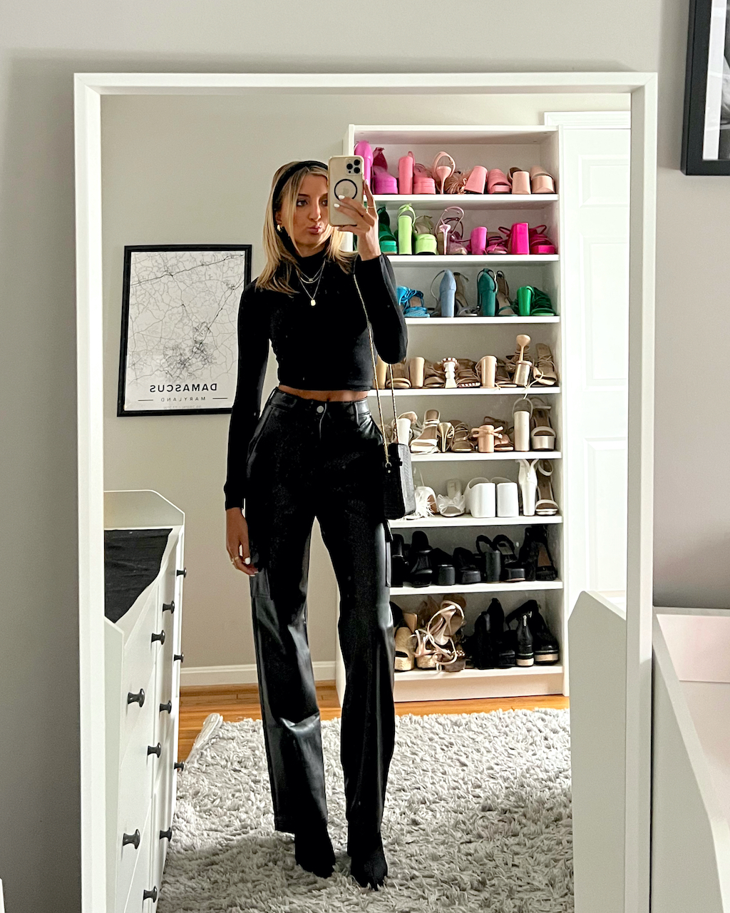 Monochromatic Black: Faux Leather Trousers and Turtleneck Monochromatic Black: Faux Leather Trousers and Turtleneck — Casual Winter Outfits