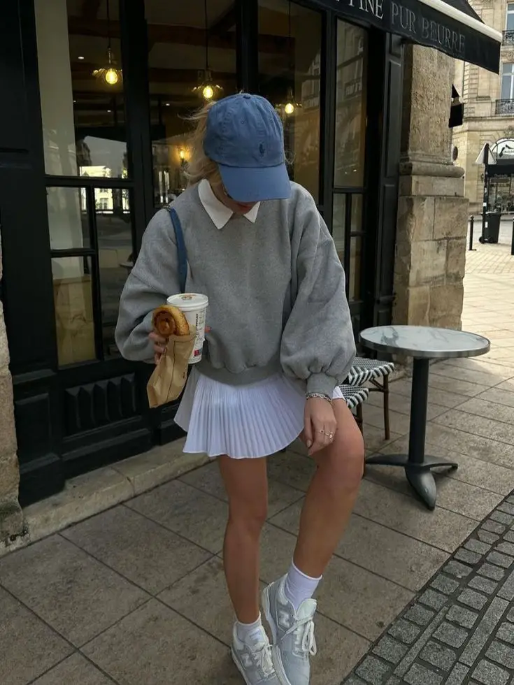 Oversized Sweatshirt, Collared Shirt, and Mini Skirt for School Oversized Sweatshirt, Collared Shirt, and Mini Skirt for School — Winter School Outfits