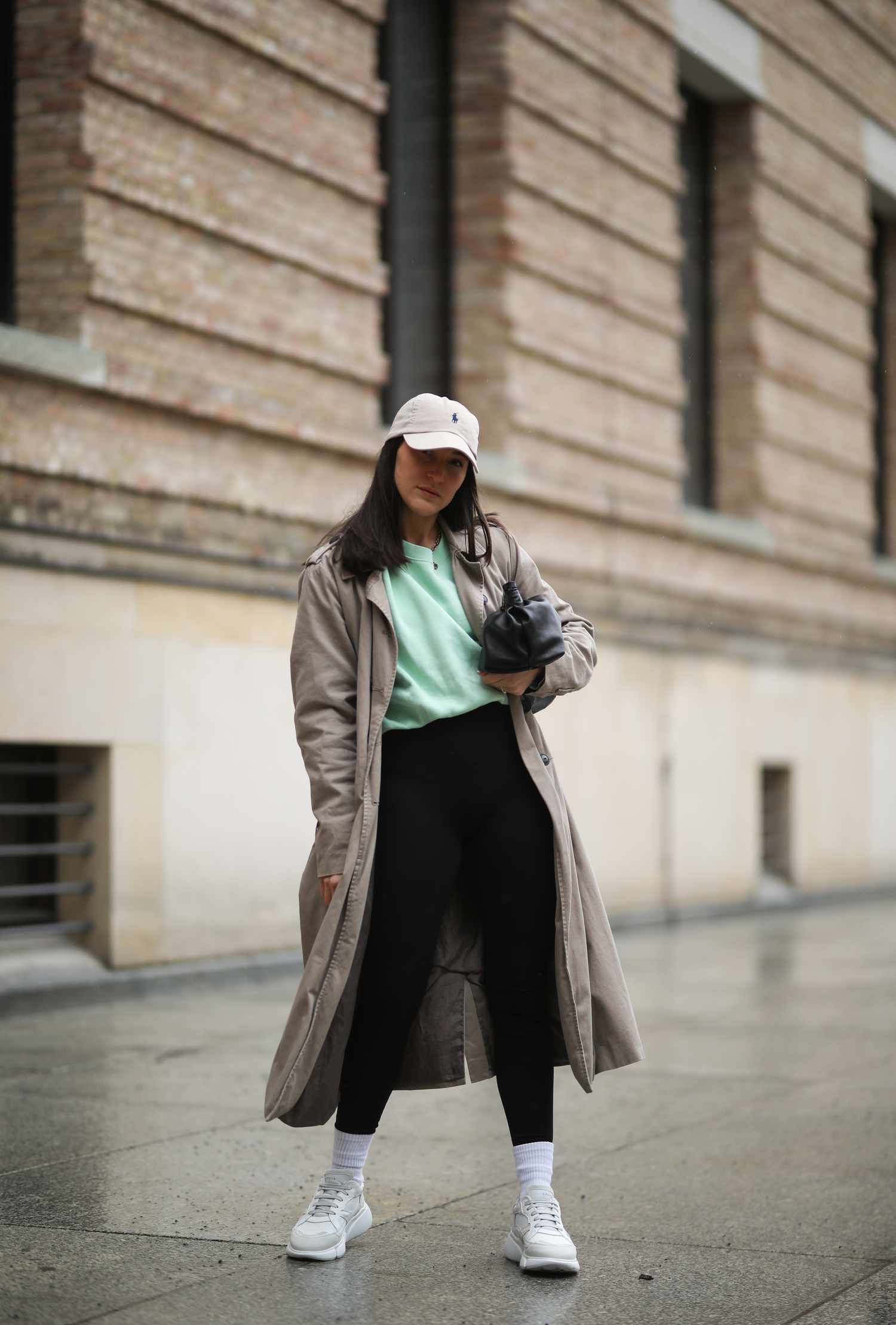 Casual Beige Trench Coat Outfit for School Casual Beige Trench Coat Outfit for School — Winter School Outfits