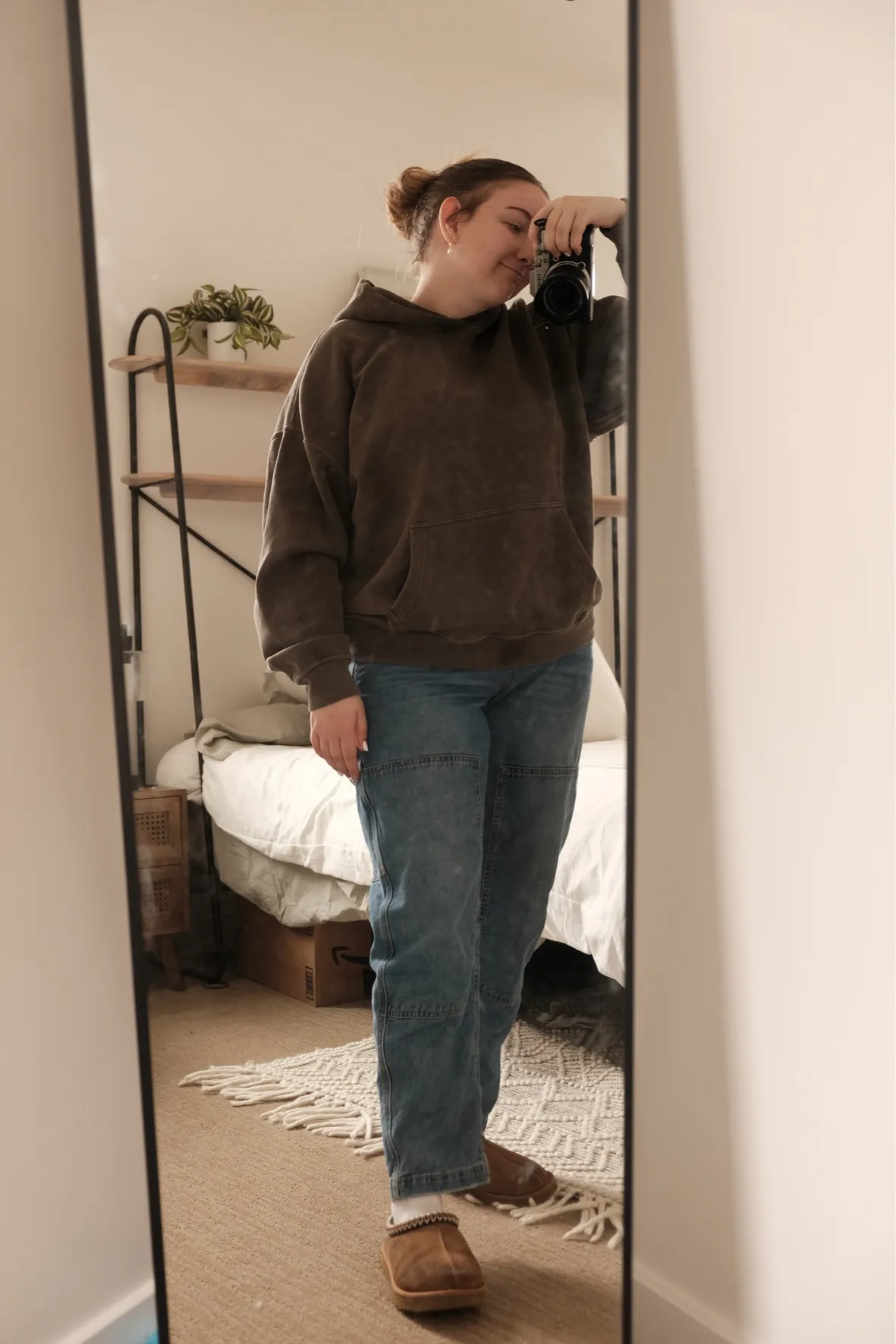 Brown Clogs With White Socks Outfit Idea Brown Clogs With White Socks Outfit Idea — Winter College Outfits