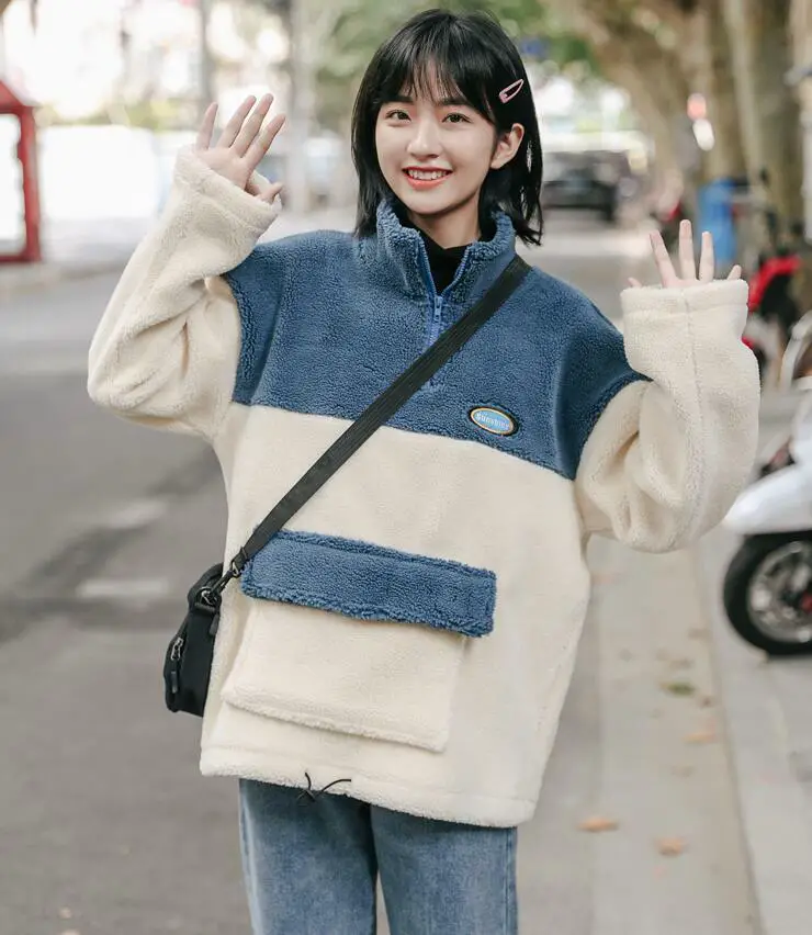 Color-Blocked Fleece Jacket with Black Turtleneck Color-Blocked Fleece Jacket with Black Turtleneck — Korean Winter Outfits
