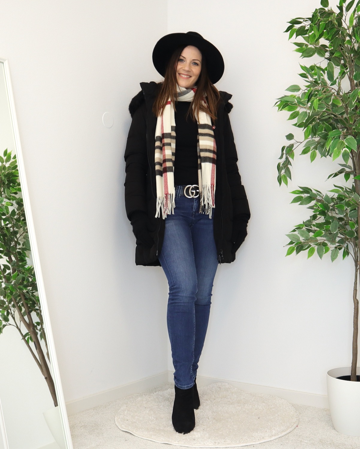 Practical Puffer Coat for Casual Outdoor Adventures — Winter Capsule Wardrobe