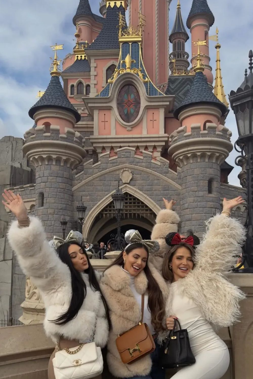 Luxurious Faux Fur Coat for a Chic Theme Park Visit Luxurious Faux Fur Coat for a Chic Theme Park Visit — Disney Winter Outfits