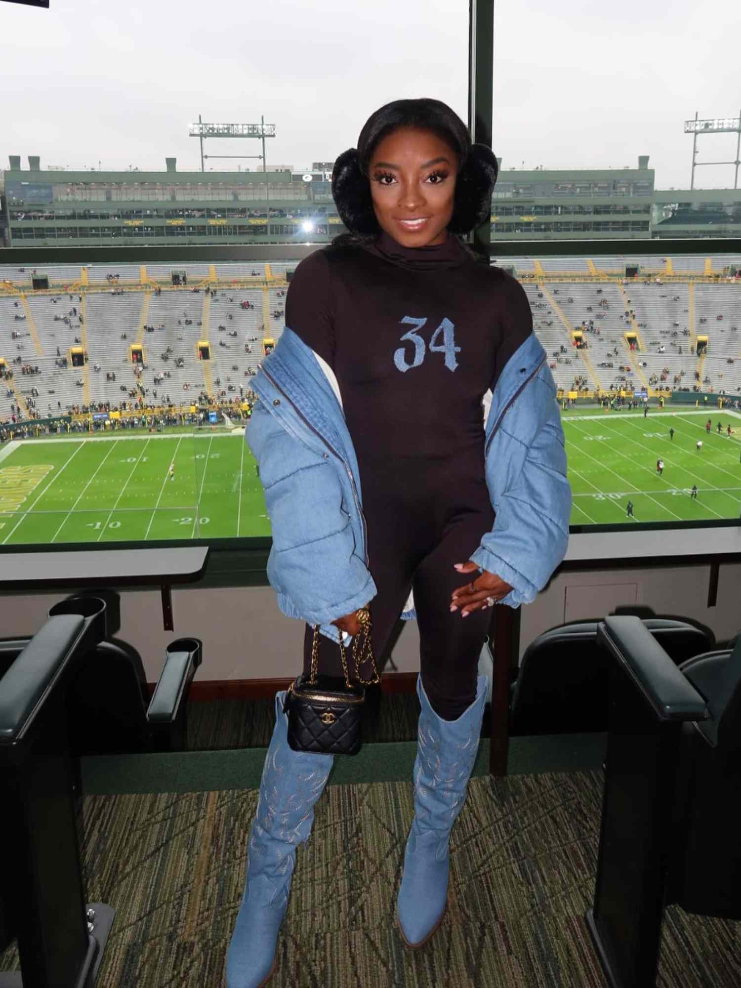 Turtleneck Bodysuit and Denim Puffer Jacket with Cowboy Boots Turtleneck Bodysuit and Denim Puffer Jacket with Cowboy Boots — Cold Weather Game Day Outfits