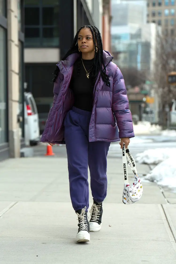 Metallic Puffer Jacket and Sweatpants for a Bold Statement Metallic Puffer Jacket and Sweatpants for a Bold Statement — Cold Weather Game Day Outfits