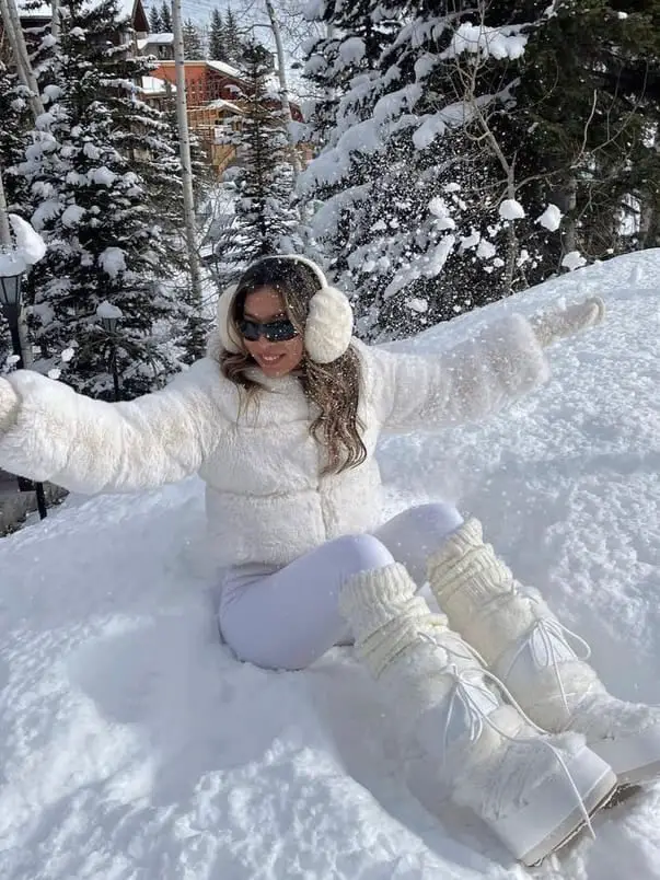 All-White Ensemble with Tall Fluffy Snow Boots All-White Ensemble with Tall Fluffy Snow Boots — Snow Boots Outfits