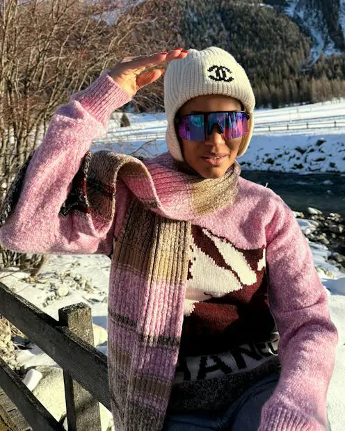 Winter Vacation Ski Resort Outfit Idea Winter Vacation Ski Resort Outfit Idea — Beanie Outfits