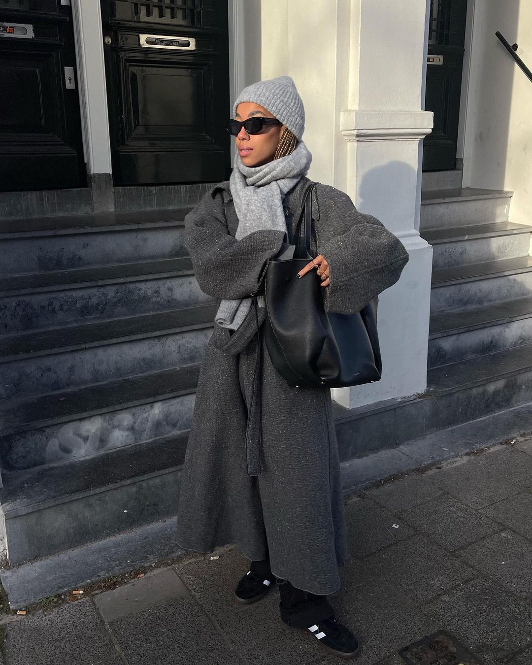 Monochromatic Grey Layering with a Textured Knit Scarf Monochromatic Grey Layering with a Textured Knit Scarf — Scarf Outfits