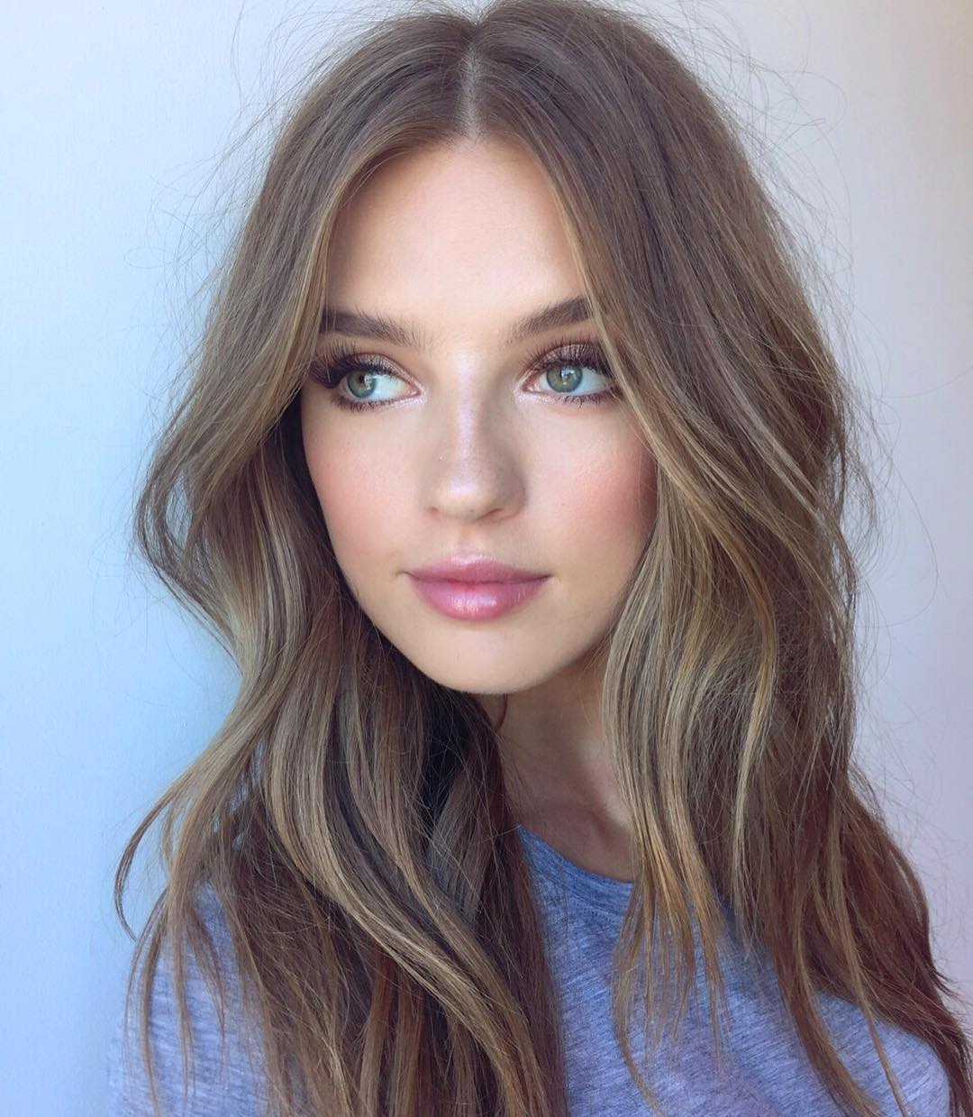 Medium Brown With Soft Blonde Medium Brown With Soft Blonde — Winter Hair Colors for Green Eyes