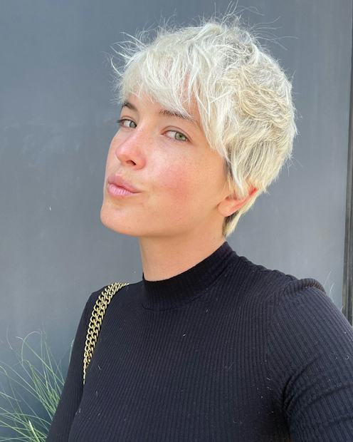 Textured Platinum Pixie — Short Winter Haircuts