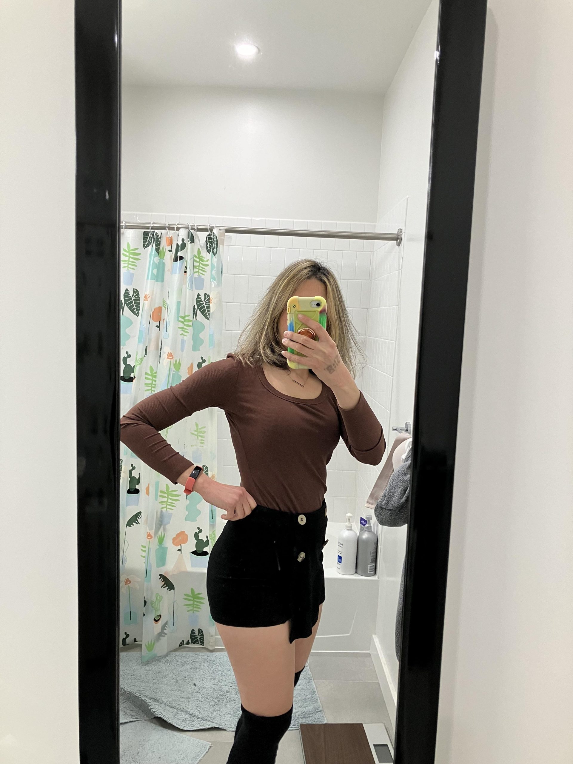 Ribbed Knit Top and A-Line Shorts with Knee-High Boots Ribbed Knit Top and A-Line Shorts with Knee-High Boots — Winter Club Outfits