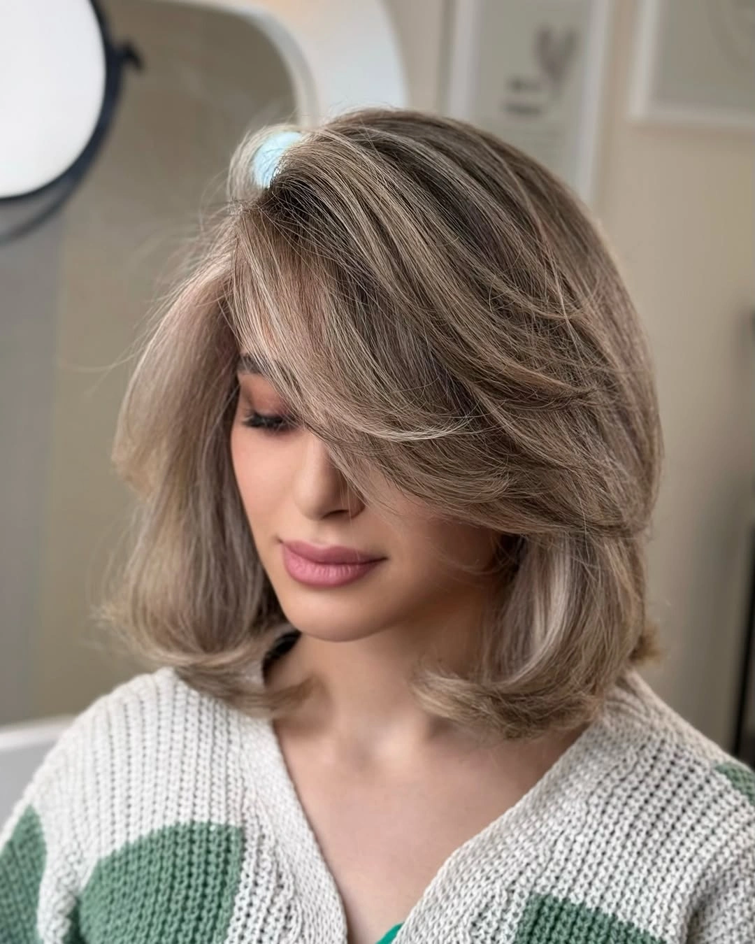 Very long brown waves with short fringe and compact upper layers
