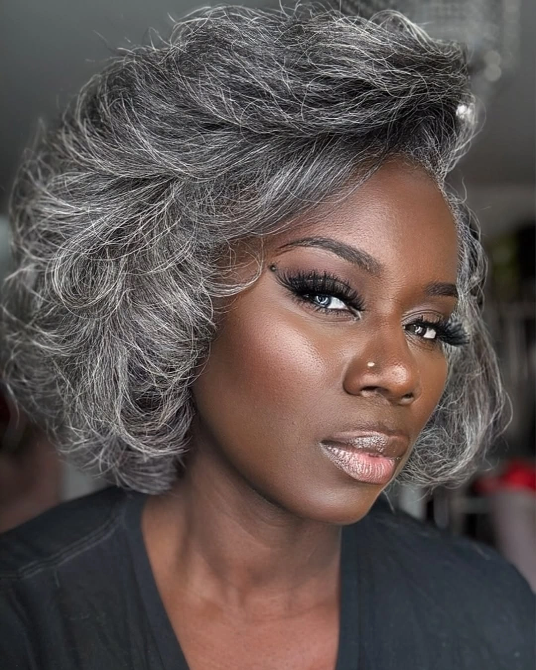 Gray and dark side-swept waves in rounded shape