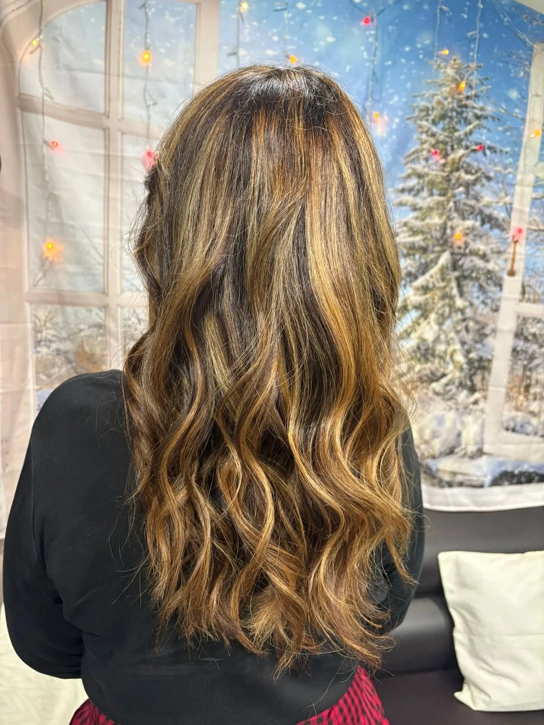 Long brunette waves with golden ribbons and dark crown