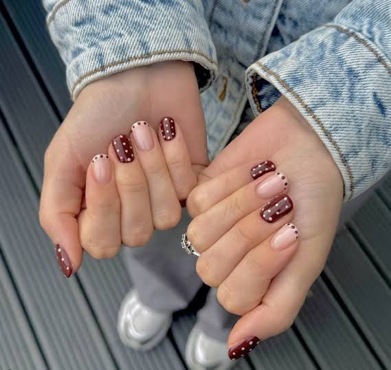 Autumn Casual Visual Idea — Winter Round Nails