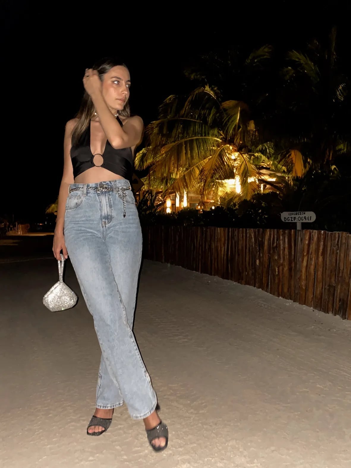 Wide-leg Jeans and Halter Crop Top with Silver Accessories Wide-leg Jeans and Halter Crop Top with Silver Accessories — 90s Party Outfit Inspiration