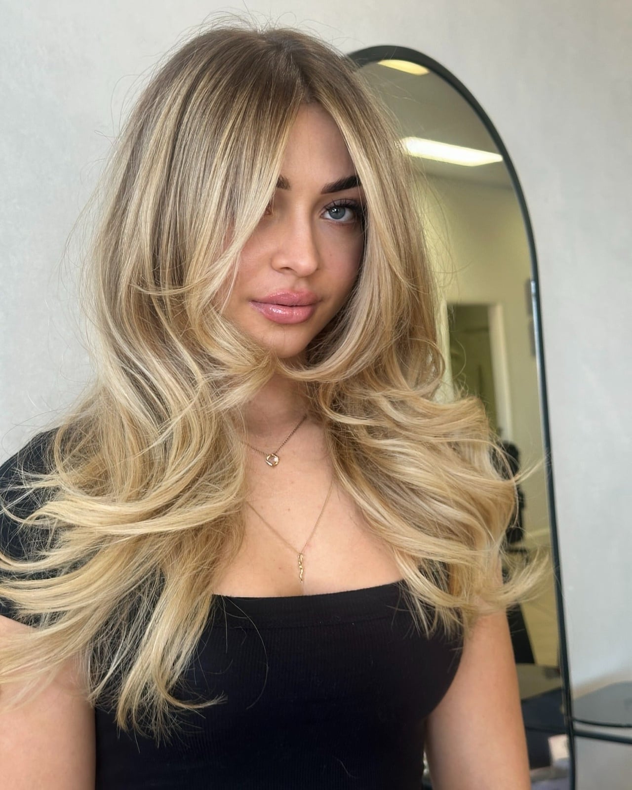 Collarbone Layers With Curtain Bangs Collarbone Layers With Curtain Bangs — Aesthetic Dark Blonde Hair